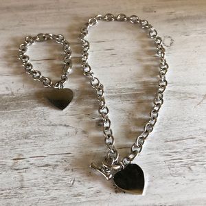 Necklace and bracelet set